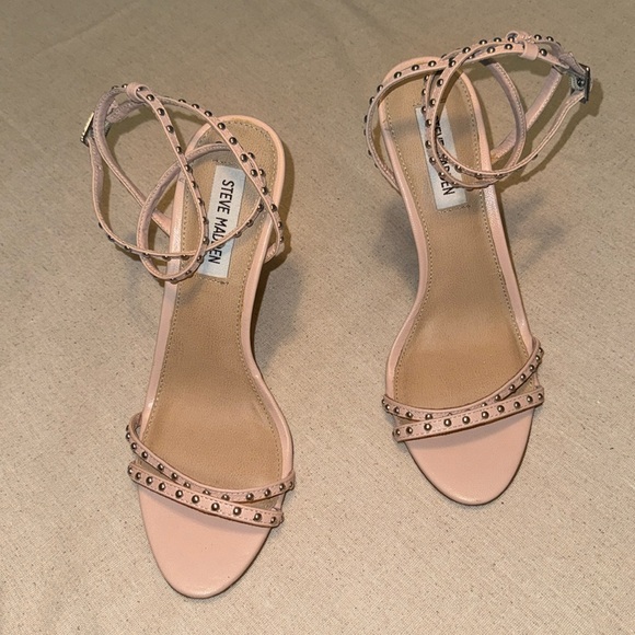 Steve Madden Nude Heels with Silver Studs ✨New✨ - Picture 1 of 3
